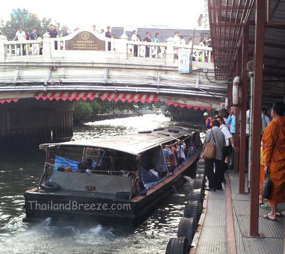 A canal boat in Bangkok at Pratunam pier.